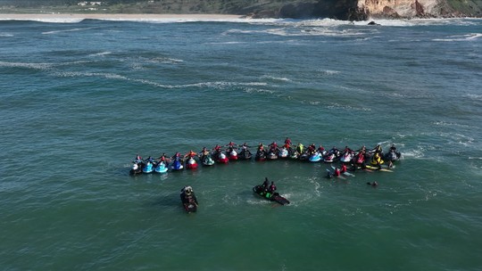 Surfistas desafiam ondas perigosas na 5ª edição do Gigantes de Nazaré - Programa: Globo Esporte RJ 