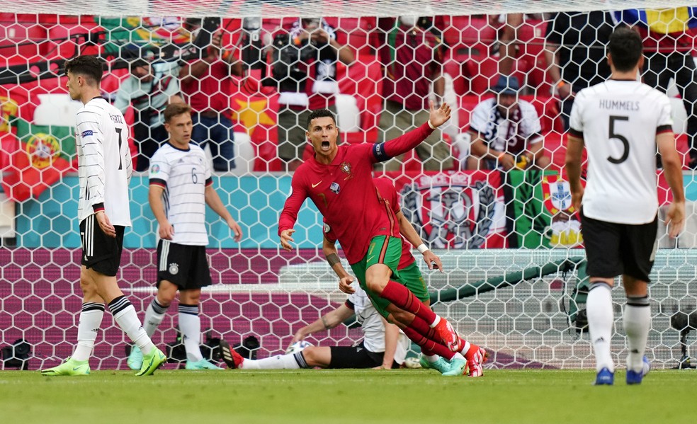 A Alemanha destroça Portugal, Esportes