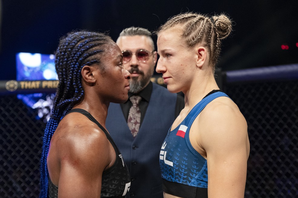 Shanelle Dyer e Paulina Wisniewska lutam pelo título dos moscas — Foto: Divulgação