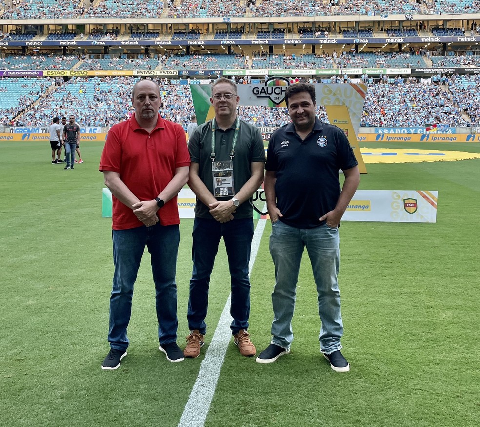 Presidente do Inter, Alessandro Barcellos, presidente da FGF, Luciano Hocsman, e presidente do Grêmio, Alberto Guerra