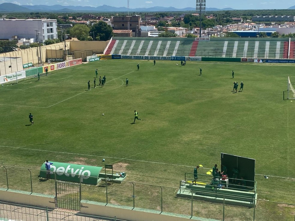 Sousa realizou um treino fechado neste sábado — Foto: Expedito Madruga/ge