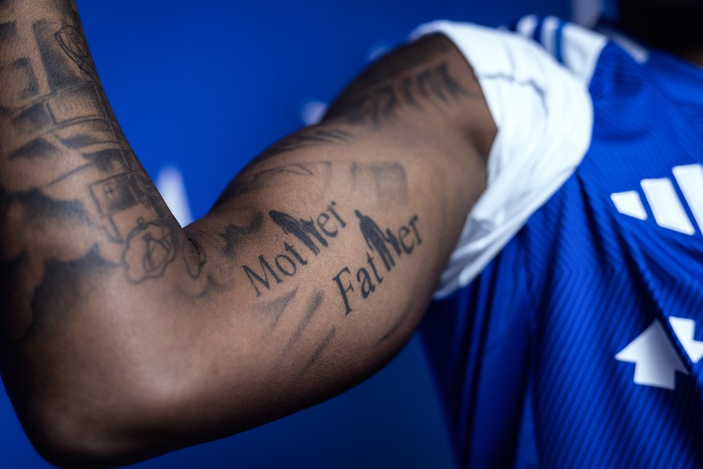 Tatuagem de Keny Arroyo, do Cruzeiro — Foto: Gustavo Aleixo/ Cruzeiro