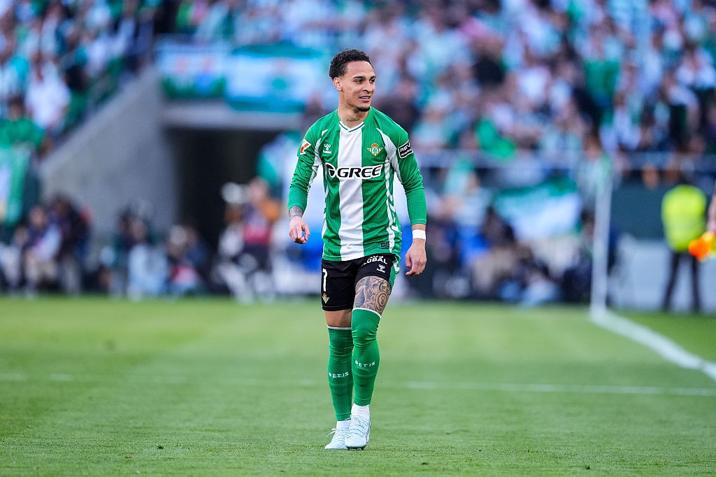 Antony: Golaço de bicicleta e bate-boca com a torcida do Betis