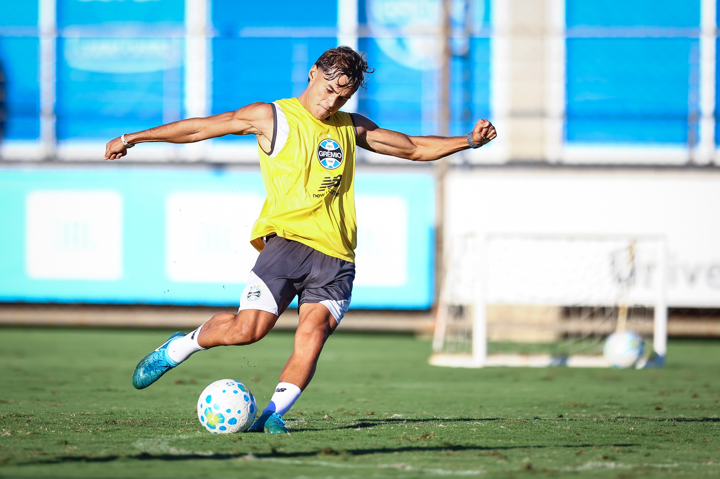 Veja as opções de Castro no meio-campo do Grêmio sem Arthur e Nardoni | Ge