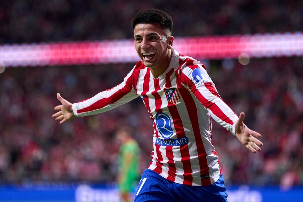 Thiago Almada comemora gol em Atl�tico de Madrid x Osasuna, pelo Campeonato Espanhol � Foto: Diego Souto/Getty Images