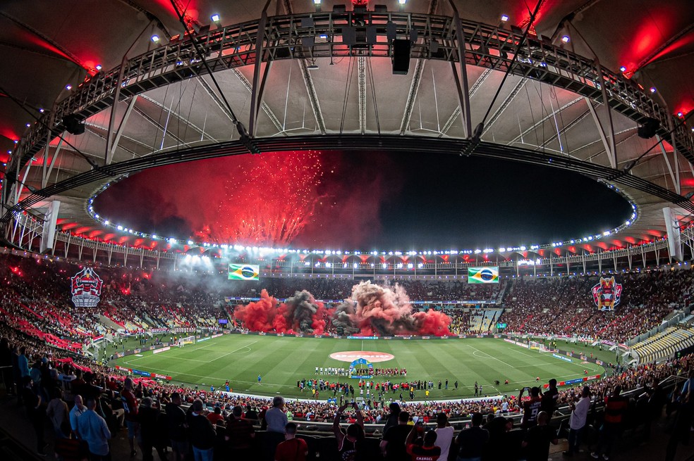 Flamengo e Corinthians se enfrentam na noite desta quarta-feira no Maracanã — Foto: Paula Reis / CRF