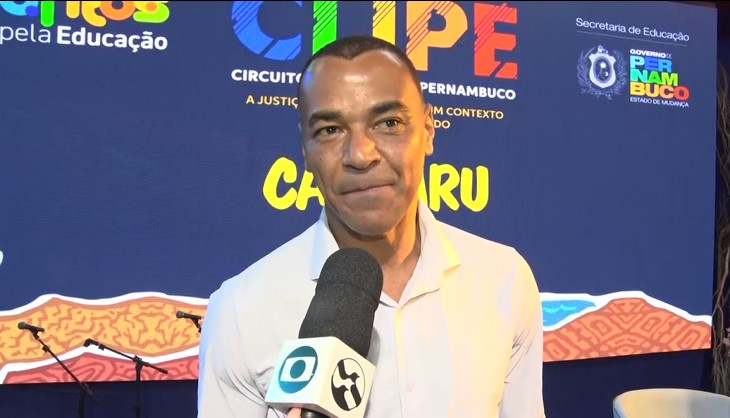 Cafu reitera otimismo com Seleção: "Camisa ainda impõe respeito"