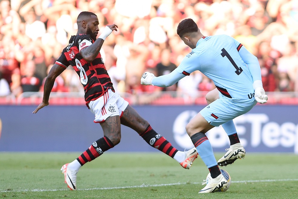 Gerson teve mais uma atuação destacada com a camisa do Flamengo — Foto: Alexandre Durão