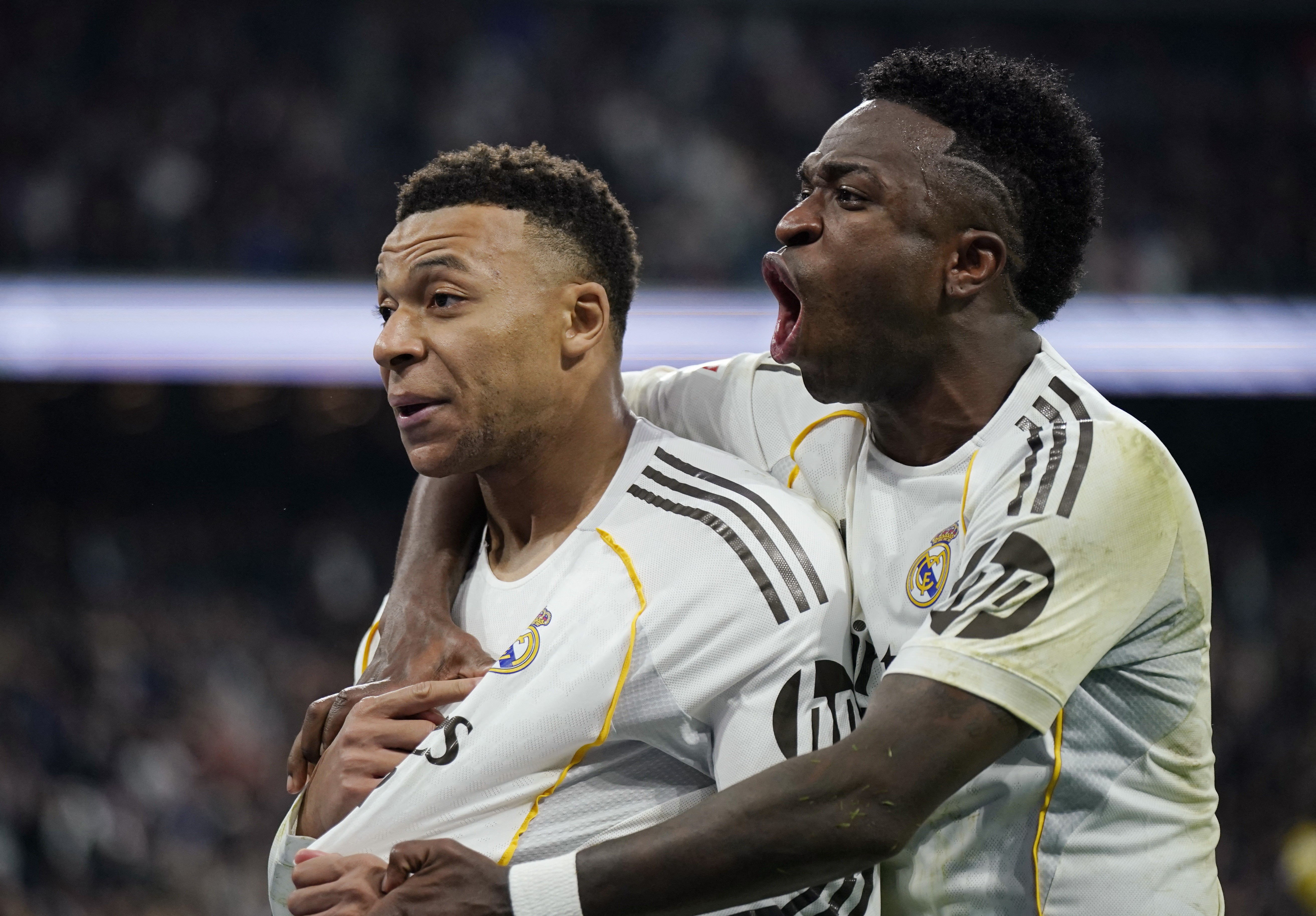Jornal critica Vini Jr. e aponta perda de espaço para Mbappé no Real: “Não facilita a vida de Mourinho”