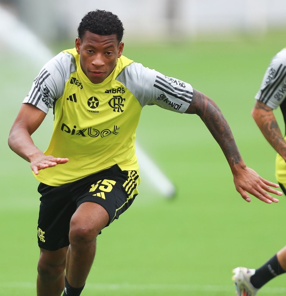 Plata em ação no treino do Flamengo