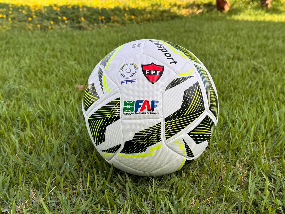 Bola do Campeonato Alagoano, Paraibano e Pernambucano de 2026 � Foto: Matheus Aquino / ge Para�ba
