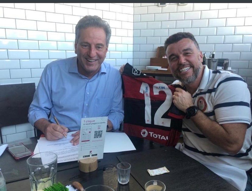 Rodrigo Tostes com Landim. VP de finanças voltou ao Flamengo em fevereiro de 2020 e deixou o cargo em julho de 2024 — Foto: Reprodução