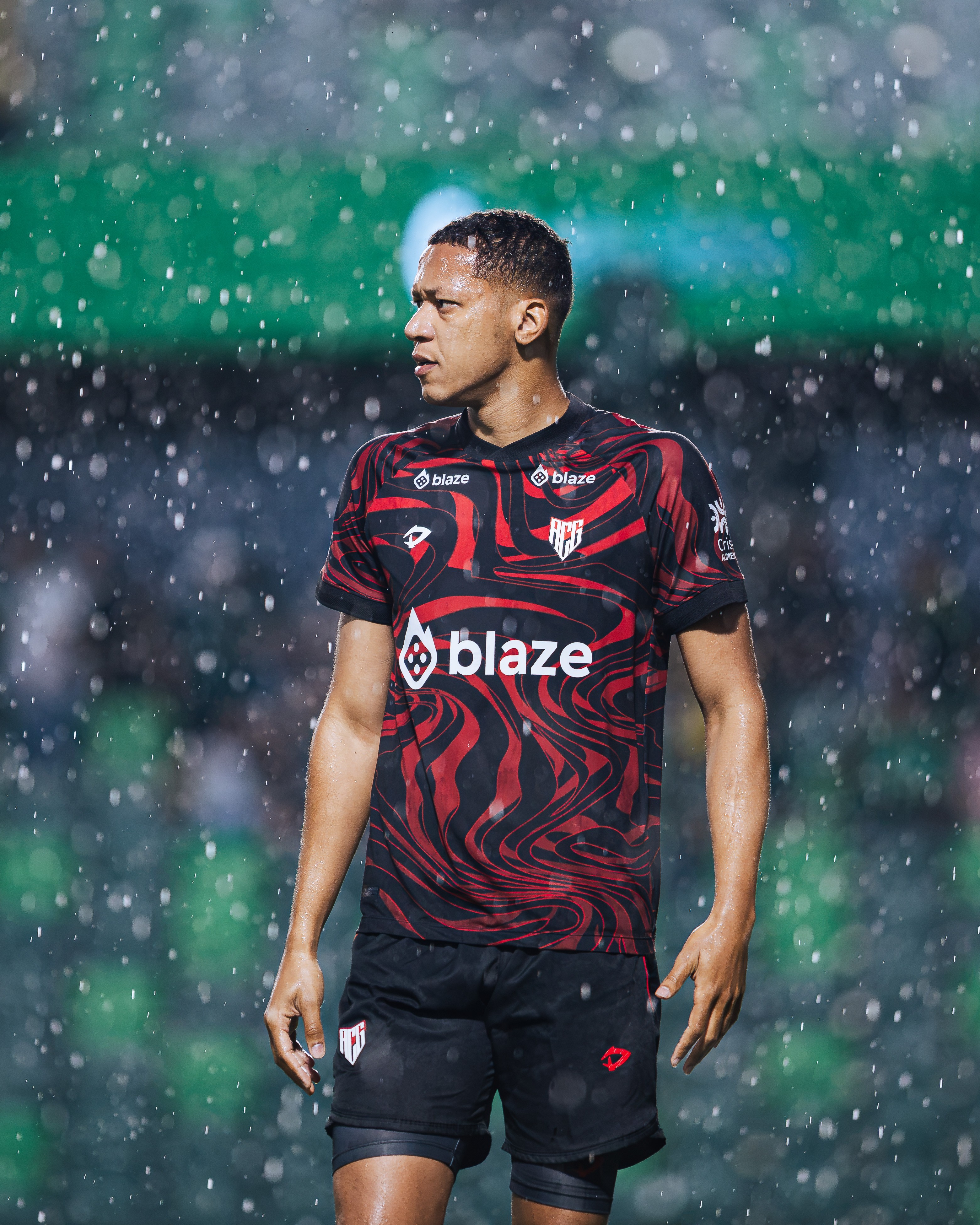 Adriano Martins destaca reação do Atlético-GO e projeta luta por acesso direto após vitória no clássico