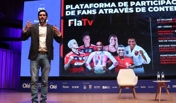 Diretor exalta Flamengo na Argentina e cita ingresso da Copa do Brasil: Preços altos, mas vendemos tudo