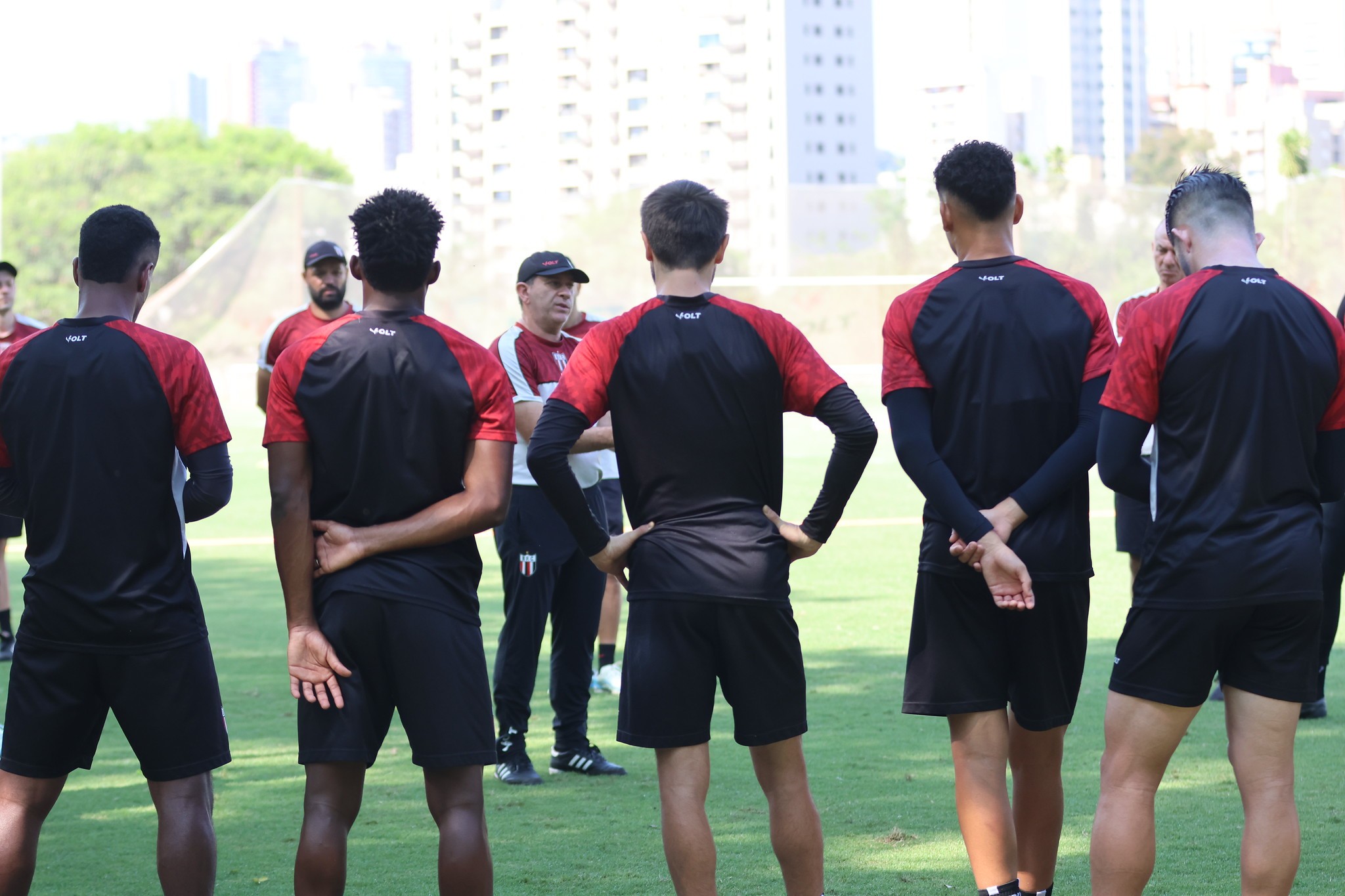 Derrotas de rivais garantem Botafogo-SP fora do Z-4 na 30ª rodada da Série B