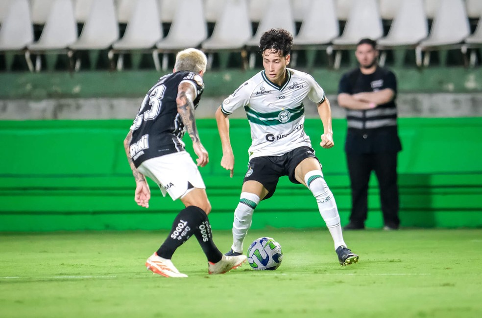 Coritiba perde em casa para o Timão — Foto: Gabriel Thá / Coritiba