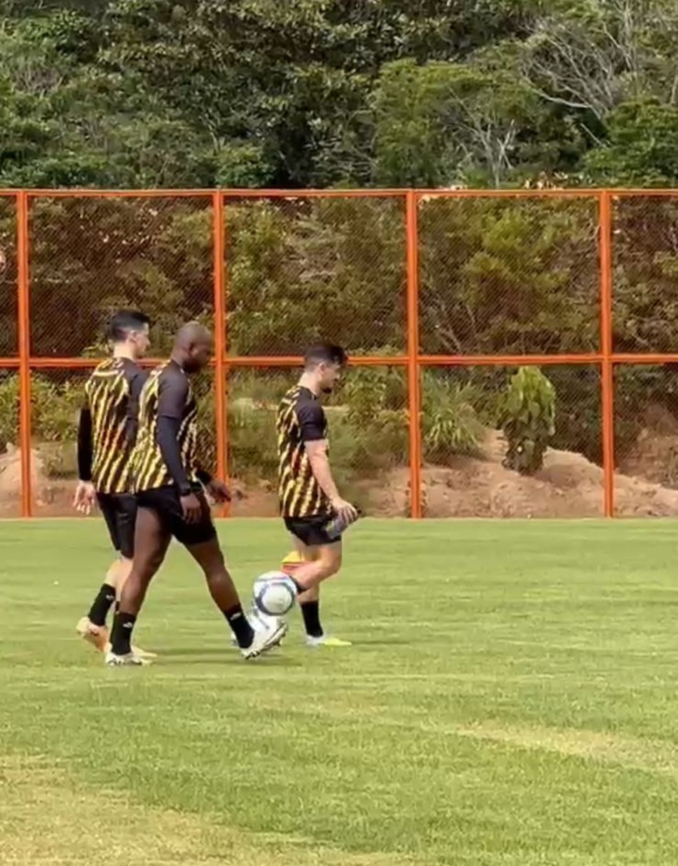 Sass&aacute; treinou separado na manh&atilde; desta ter&ccedil;a-feira, no CT do Manauara &mdash; Foto: D&eacute;bora Christ