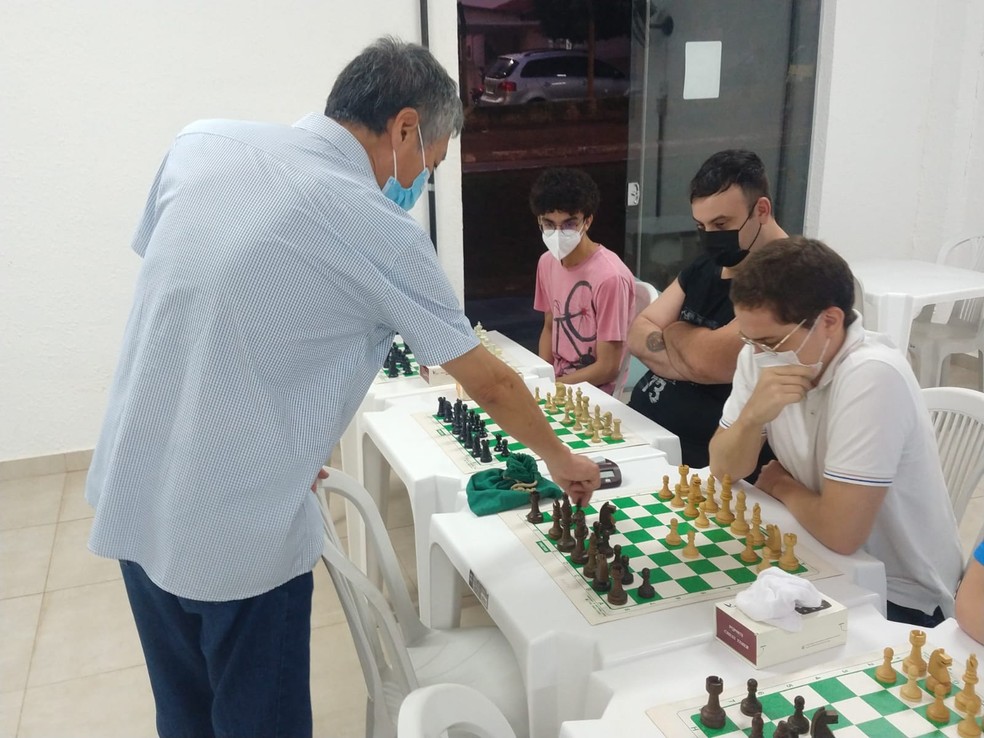 Valdenício é bicampeão sorocabano de xadrez