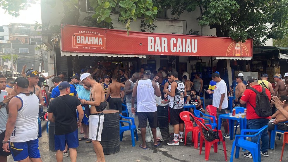 Vasco: Torcedor joga sal grosso em baliza de São Januário