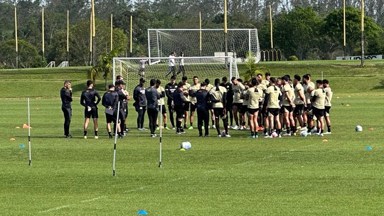 Tencati esboça time do Criciúma para enfrentar o Botafogo; confira - Foto: (Manu Silva/ge)