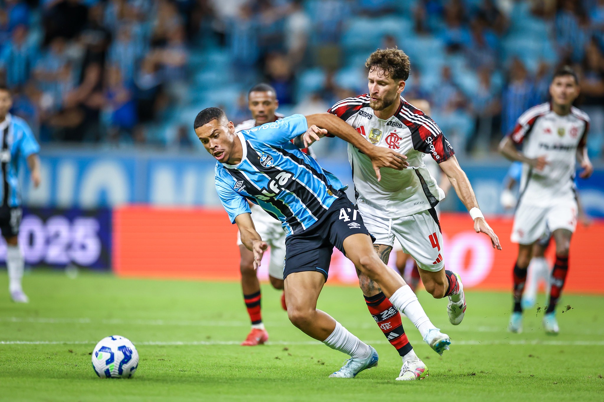 Grêmio enfrenta crise técnica e não apresenta evolução no desempenho.