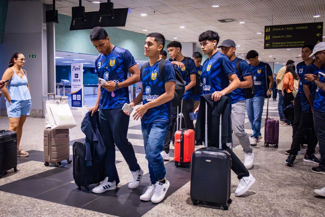 Após problema em voo, Nacional-AM embarca para jogo da Copa do Brasil Sub-20