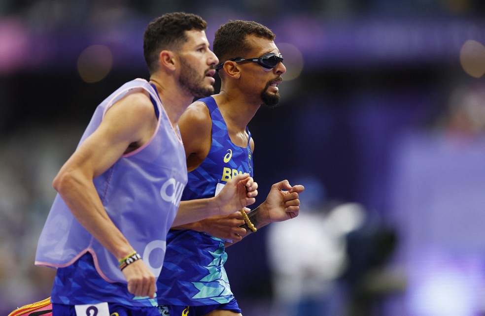 Julio Cesar na final dos 5 mil metros no atletismo nas Paralimpíadas — Foto: REUTERS/Stephanie Lecocq