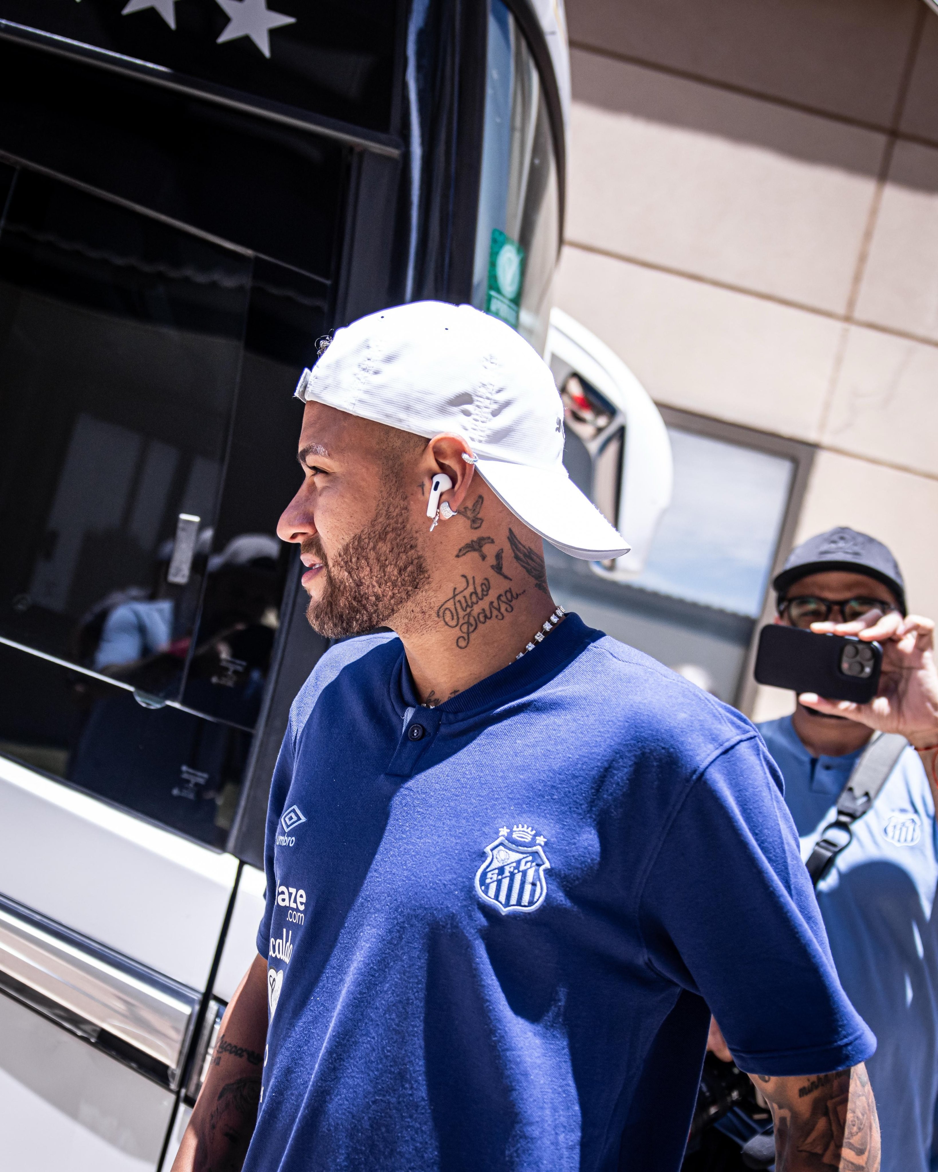 Neymar volta a ser titular depois de 481 dias; veja escalação do Santos