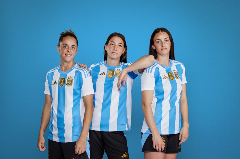 Versão feminina do novo uniforme da Argentina — Foto: Divulgação