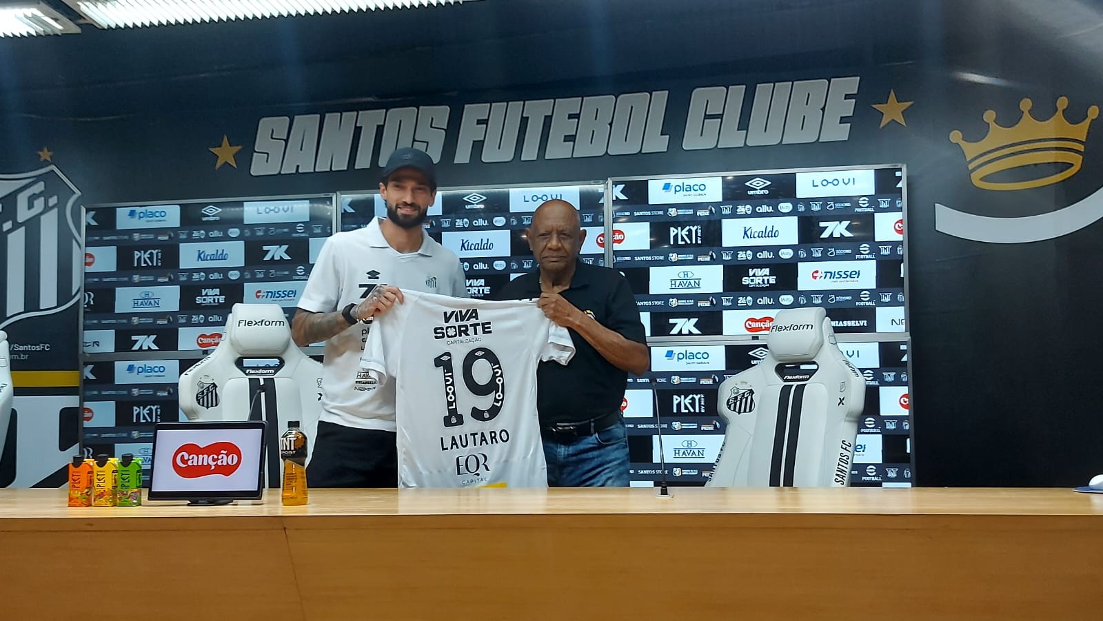Lautaro Díaz revela papo com Barreal e Mattos para fechar com o Santos: 