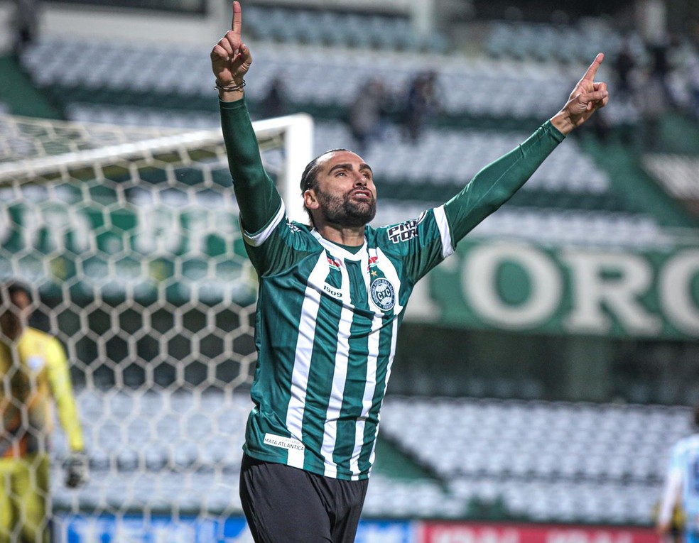 Em 5 jogos pelo Coritiba, Kléber Gladiador já faz o mesmo que em 2