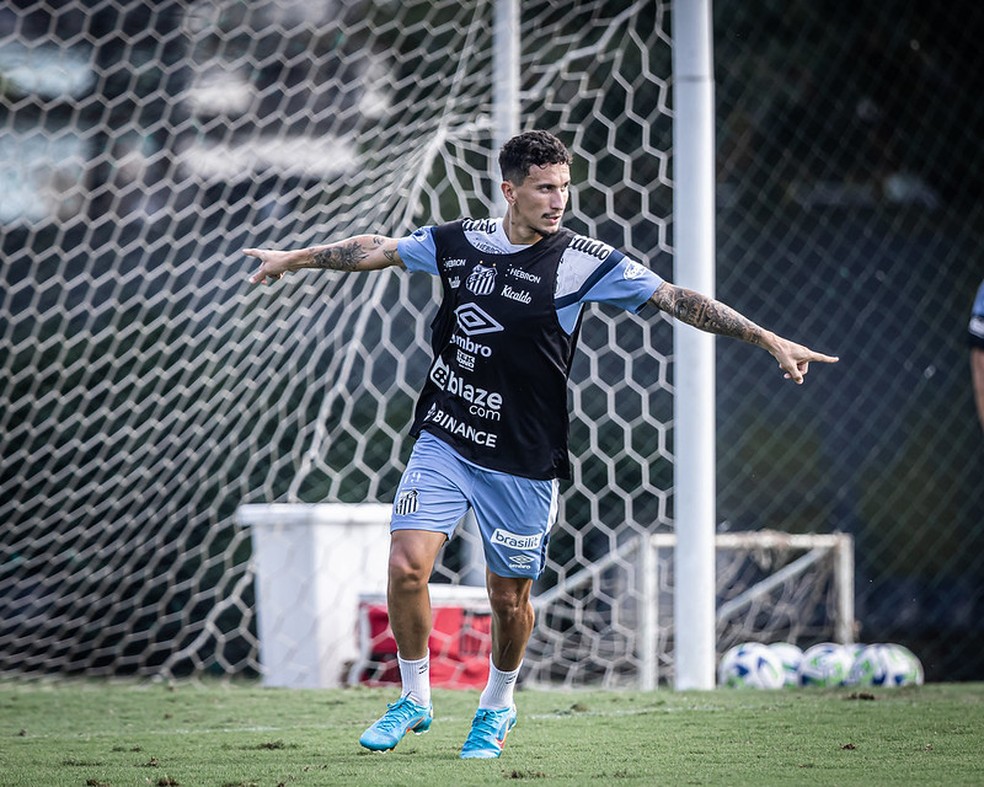 Dodi durante treino do Santos — Foto: Raul Baretta/Santos FC