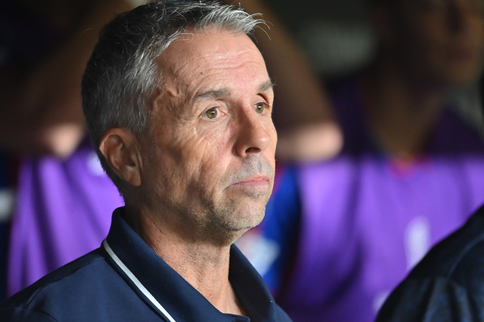 Gustavo Álvarez técnico do San Lorenzo durante partida contra o Santos — Foto: Jota Erre/AGIF