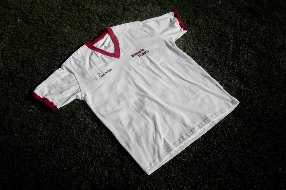 Fluminense vai lançar camisa retrô em homenagem a Parreira e título brasileiro de 1984 — Foto: Marina Garcia/FFC