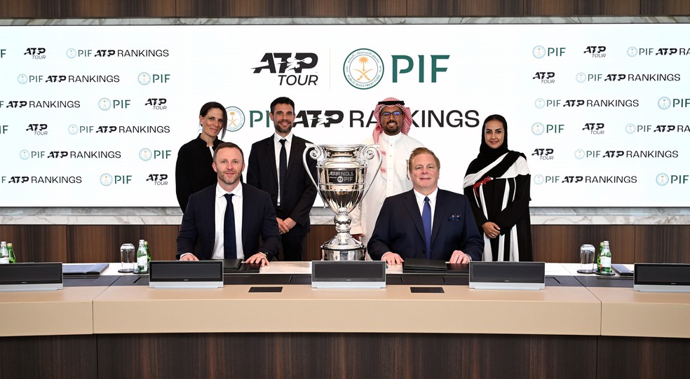 Representantes da ATP e da Arábia Saudita — Foto: Getty Images