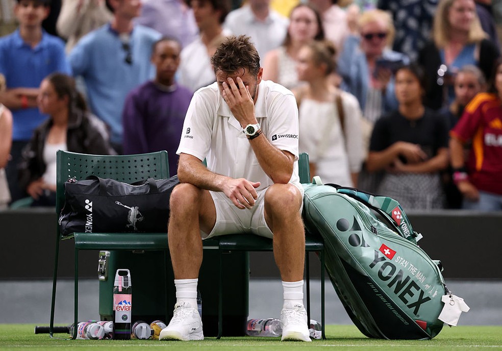 Wawrinka se emociona em despedida de Wimbledon — Foto: Jan Kruger/Getty Images