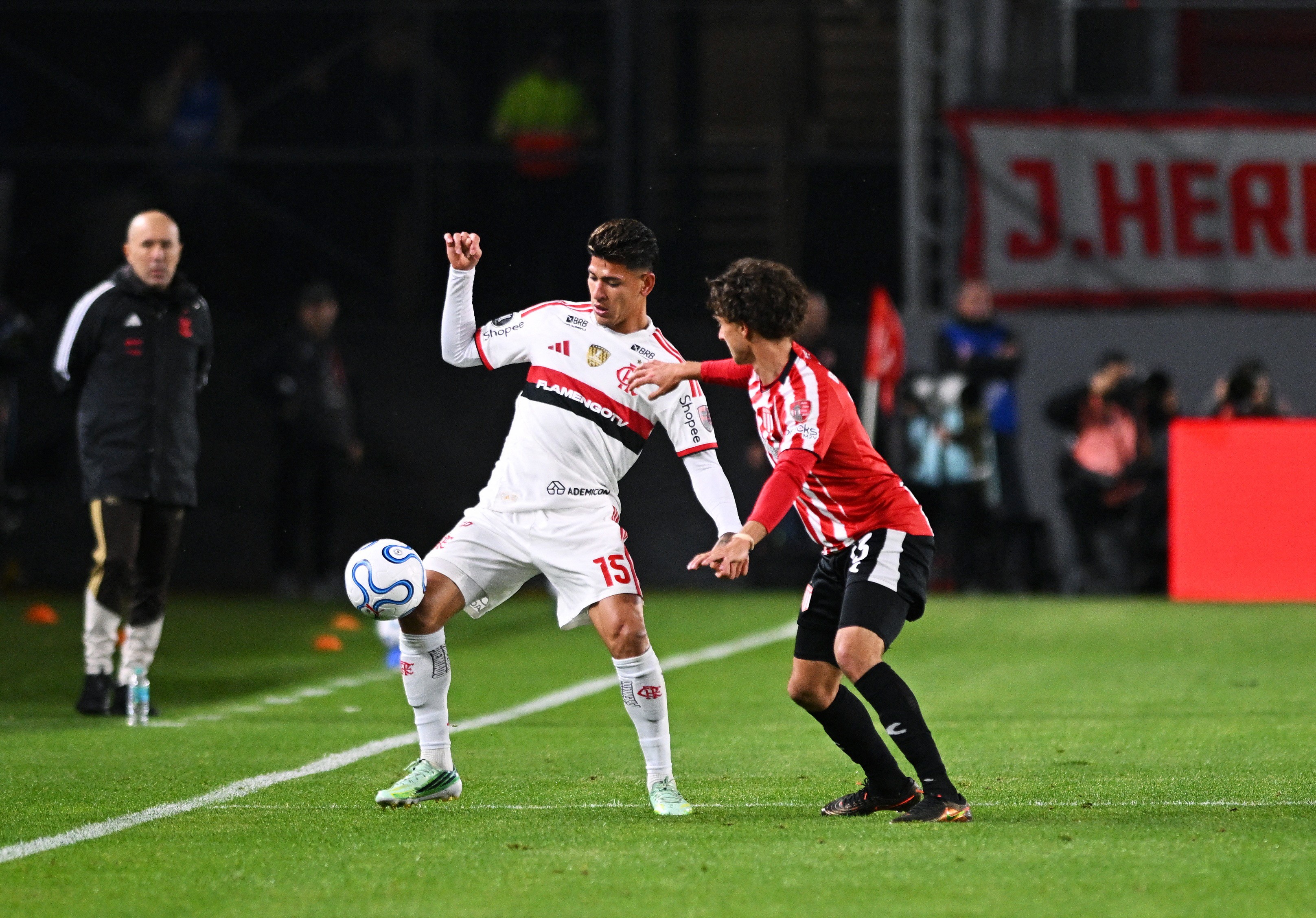 Flamengo x Estudiantes: onde assistir ao vivo, horário e escalações