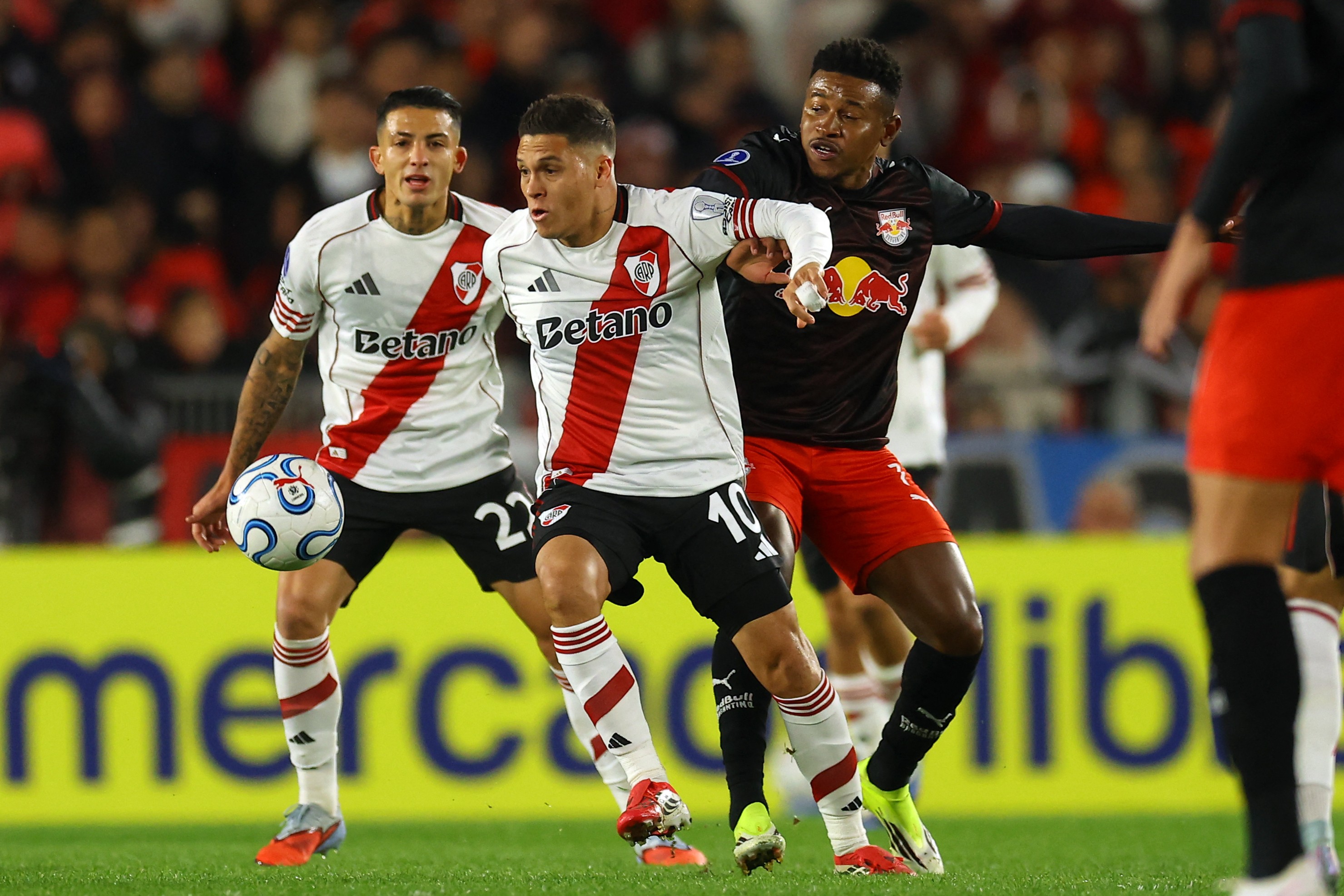 Após críticas a Coudet, ídolo do River Plate rescinde contrato com o clube