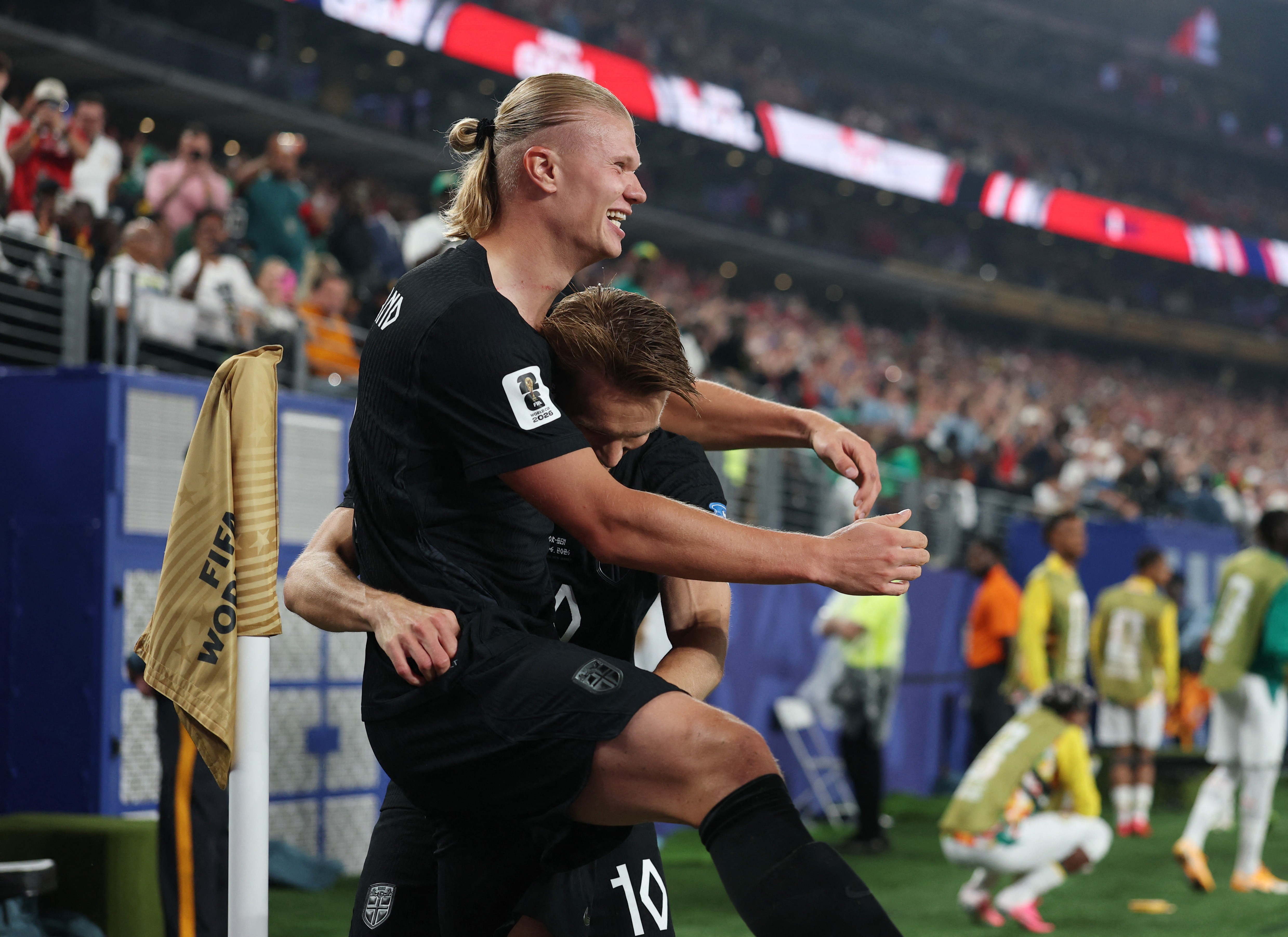 Haaland faz quatro gols em dois jogos e supera Cristiano Ronaldo, Messi, Neymar e Pelé em Copas