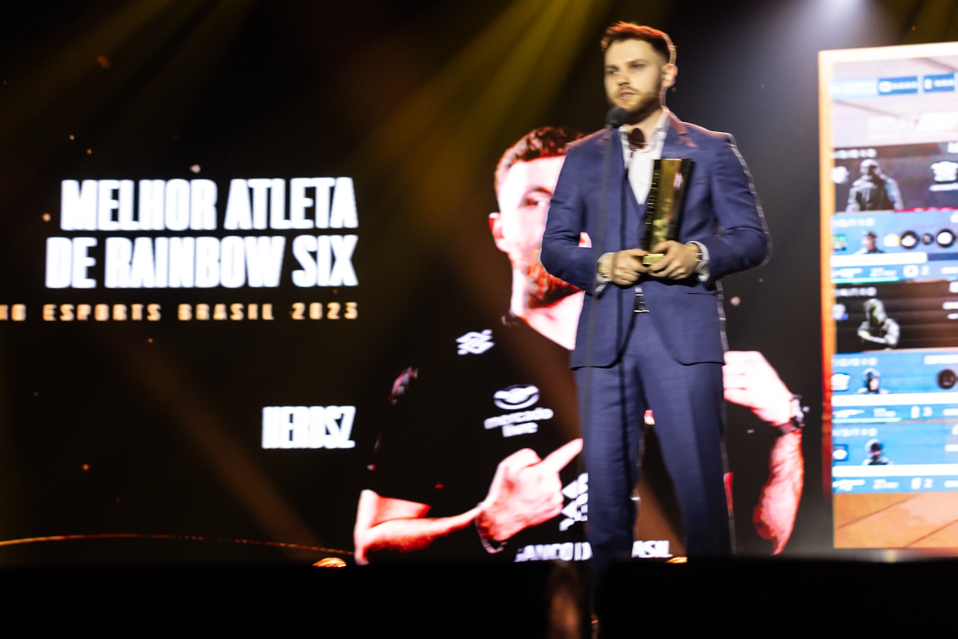 R6: HerdsZ vê ano histórico da w7m e mundial como 