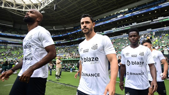 "Buscando opções", Santos admite carência no meio-campo sem dupla - Foto: (Marcos Ribolli)