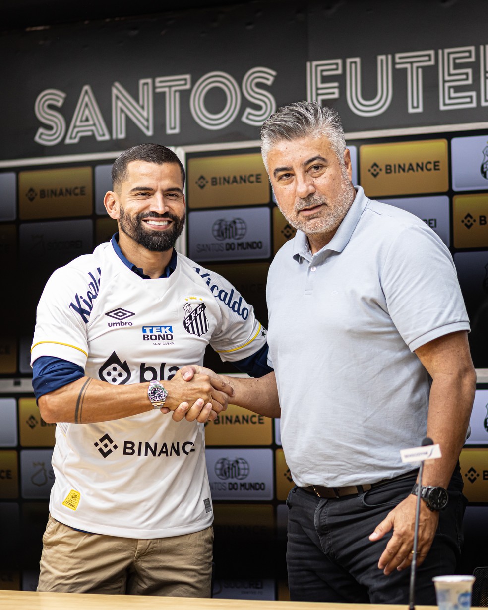 Rincón e Alexandre Gallo no Santos — Foto: Raul Baretta/ Santos FC