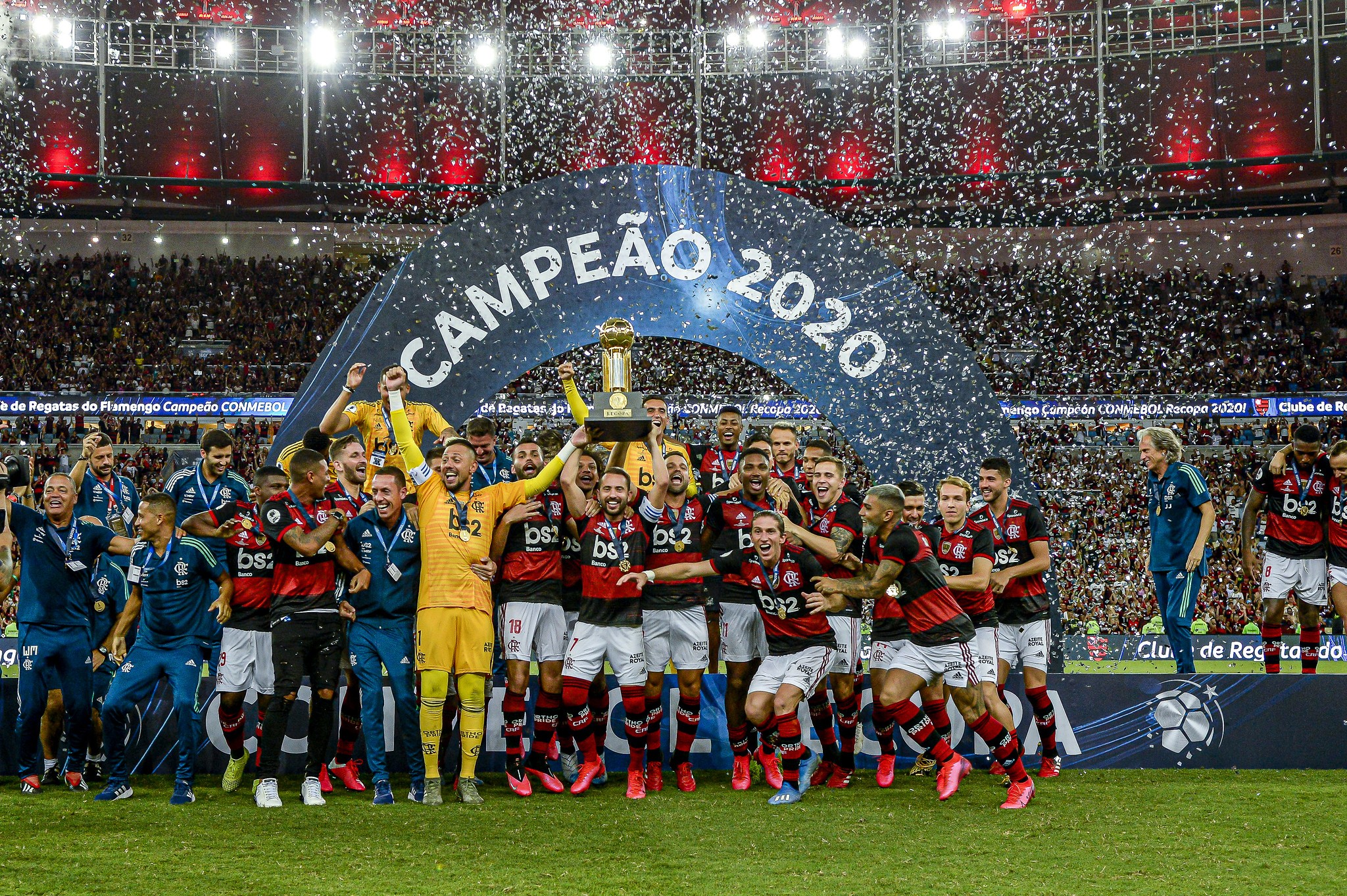 Flamengo busca seu segundo título Internacional no Maracanã; Confira as finais do Mengão no estádio!