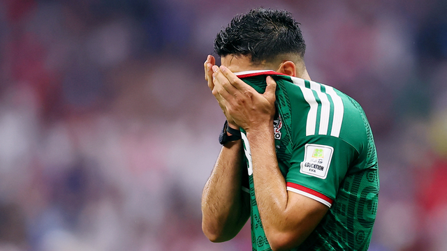 Raul Jimenez chora com eliminação do México para a Inglaterra
