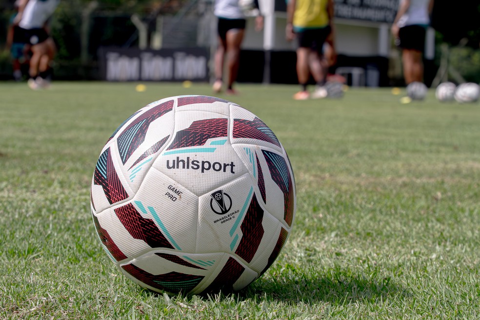 Bola da Série C em treino do Figueirense