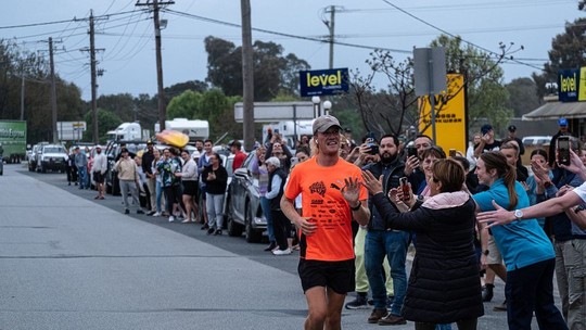 Australiano corre 4.000 kmgalera bet como funciona o bonus47 dias e arrecada R$ 4,8 milhões