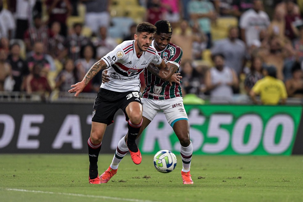 Fluminense x São Paulo, Yony Gonzalez e Beraldo — Foto: Thiago Ribeiro/AGIF