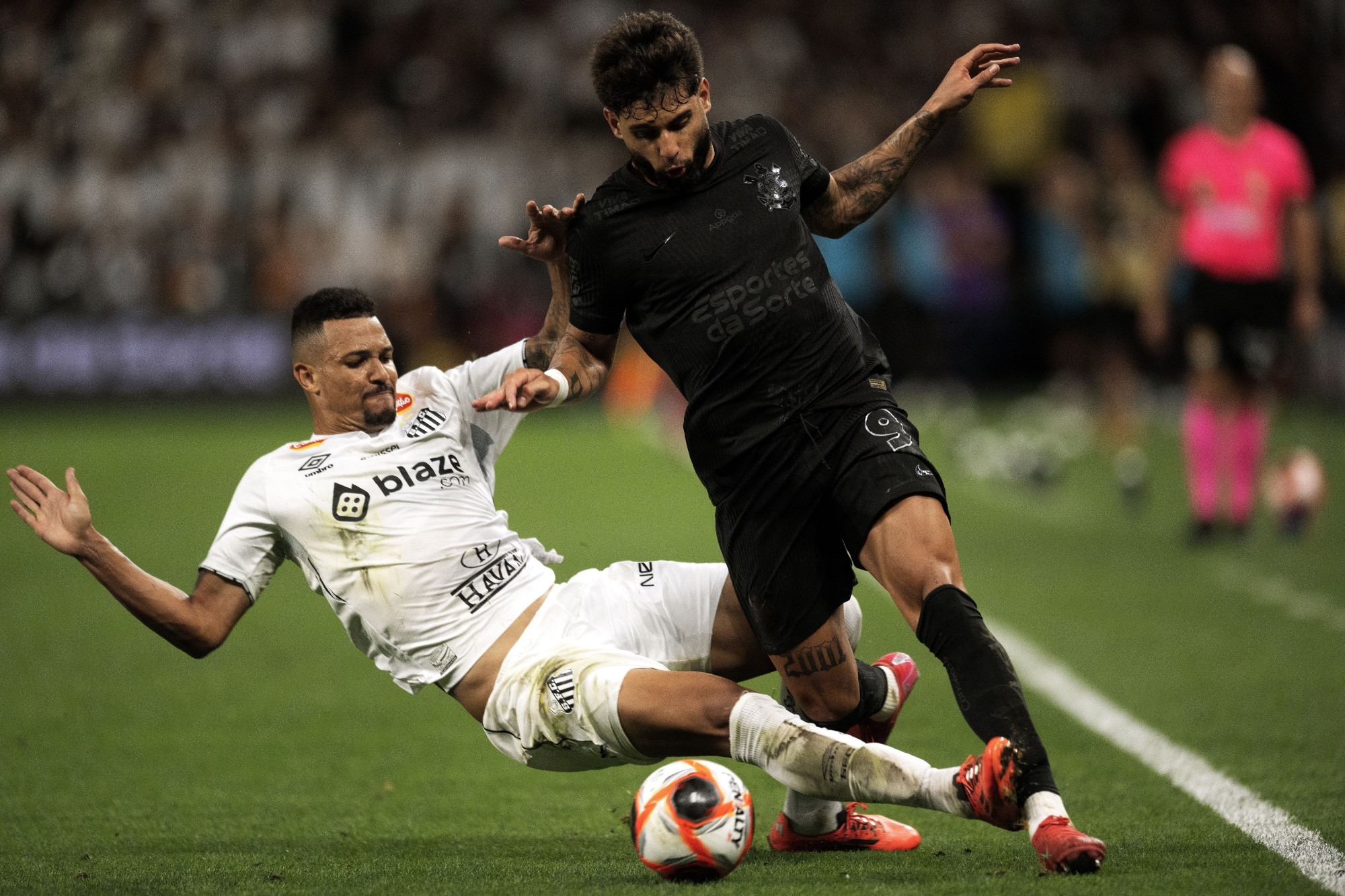 MACHUCOU: Yuri Alberto inicia tratamento por trauma no tornozelo no Corinthians
