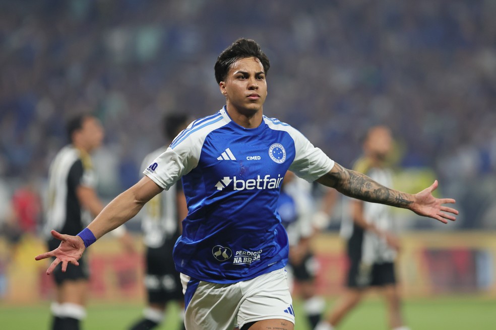 Kaio Jorge comemora gol pelo Cruzeiro — Foto: Gilson Lobo/AGIF