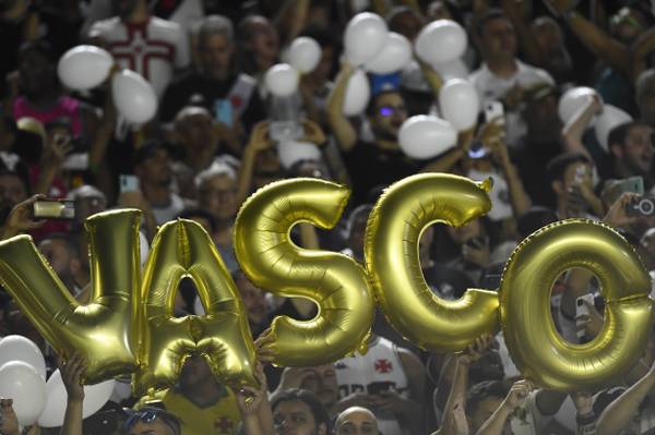 Torcida do Vasco esgota ingressos para partida contra o São Paulo